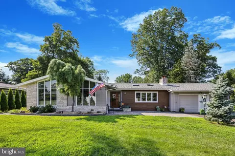 3 Eton Rd, Yardley, PA 19067