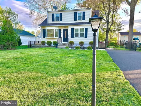 520 Olive St, Warminster, PA 18974