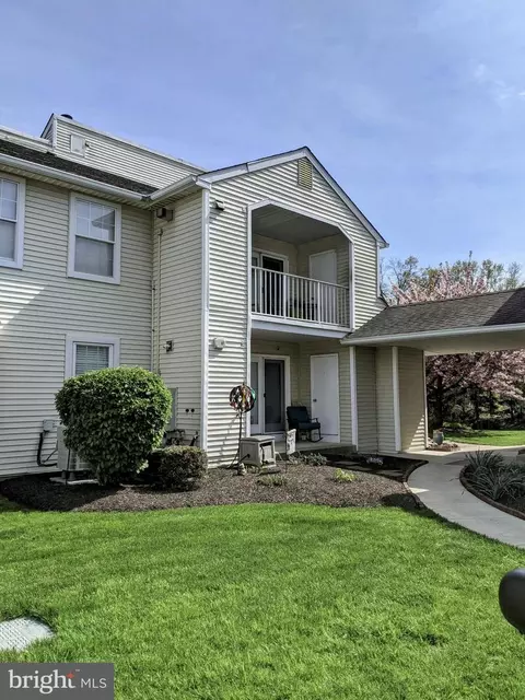 704 Steamboat Sta, Southampton, PA 18966