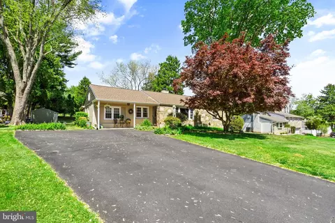 101 N Hilltop, Southampton, PA 18966