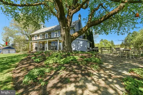2481 Church Ln, Kintnersville, PA 18930