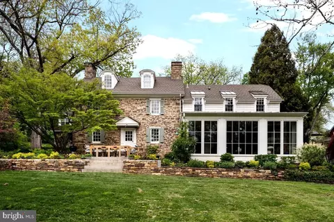 465 E State St, Doylestown, PA 18901