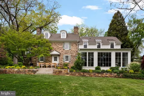 465 E State St, Doylestown, PA 18901