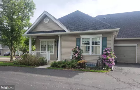 105 Liberty Dr, Bensalem, PA 19020