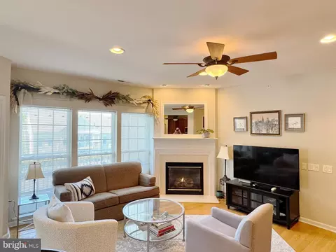 200 Evodia Cir #204, Warrington, PA 18976