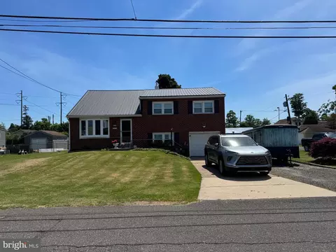 225 Park Ave, Bristol, PA 19007