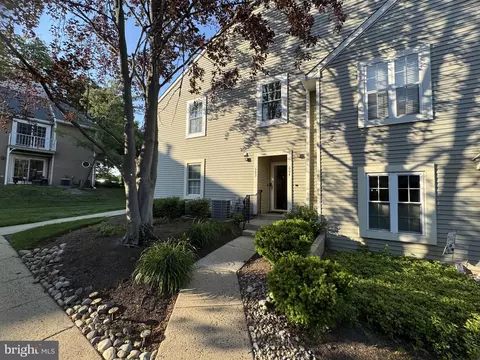 604 W Society Pl, Newtown, PA 18940