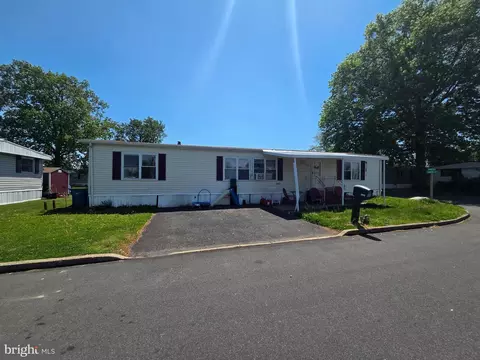 3072 Chandler Dr, Morrisville, PA 19067
