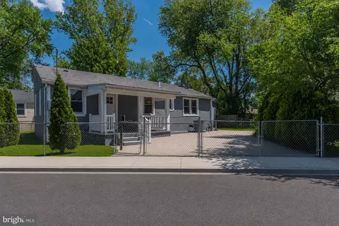 5602 Turner St, Bristol, PA 19007