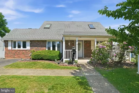 9 Violet, Levittown, PA 19057