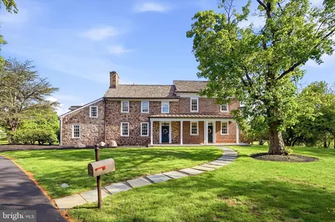 559 Palmer Farm Dr, Yardley, PA 19067