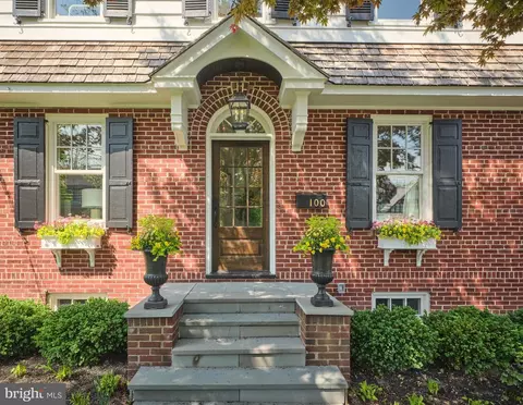 100 W Bridge St, New Hope, PA 18938