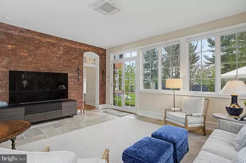 Living - 261 Maple Ave, Doylestown, PA 18901 photo 2 of 3