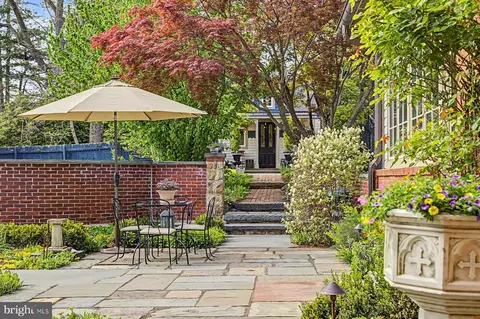 Exterior - 261 Maple Ave, Doylestown, PA 18901 photo 7 of 17