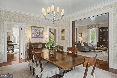 Dining - 261 Maple Ave, Doylestown, PA 18901 photo 3 of 4