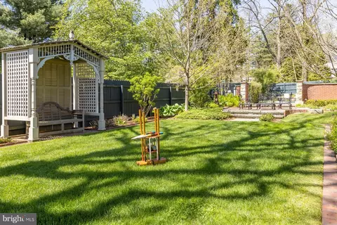 Exterior - 261 Maple Ave, Doylestown, PA 18901 photo 10 of 17