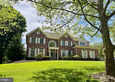 79 Milbob Dr, Ivyland, PA 18974