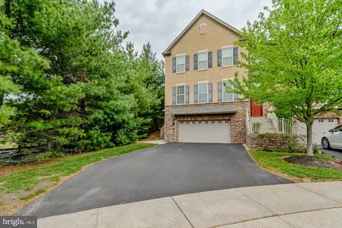 80 Lilly Dr, Feasterville Trevose, PA 19053