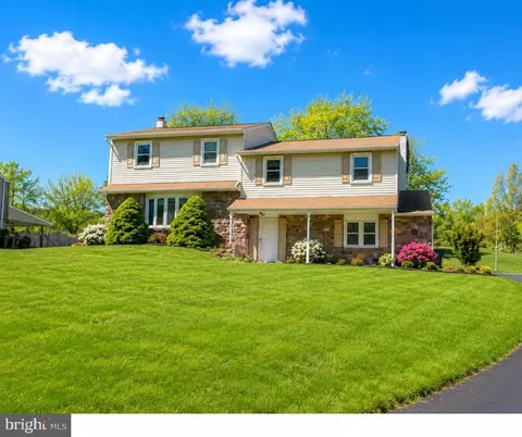647 Middle Holland Rd, Southampton, PA 18966