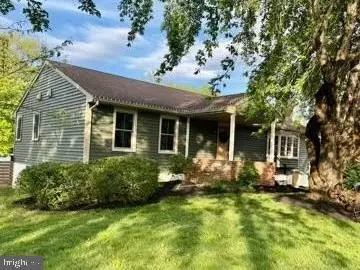 943 Sackettsford Rd, Warminster, PA 18974
