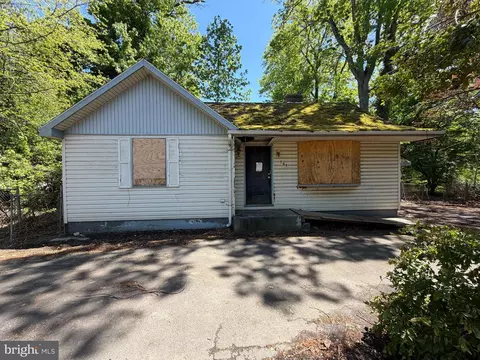 161 Woolston Dr, Morrisville, PA 19067