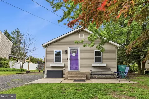 925 Excelsior Ave, Croydon, PA 19021