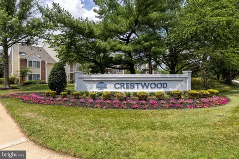 286 Juanita Ct, Levittown, PA 19057
