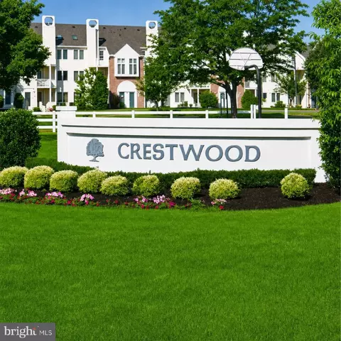 286 Juanita Ct, Levittown, PA 19057