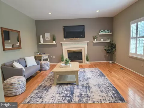 1021 Bartram Ln, Quakertown, PA 18951