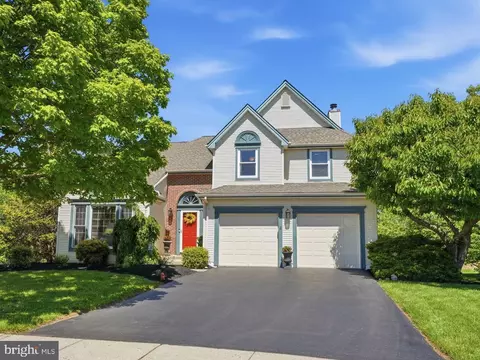 17 Hill Haven Ct, Newtown, PA 18940