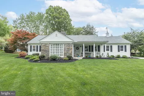 1 S Homestead Dr, Yardley, PA 19067