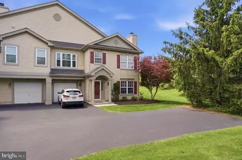 208 Monarch Ct #294, Warwick, PA 18974