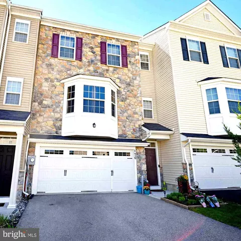 170 Graystone Dr, Feasterville Trevose, PA 19053