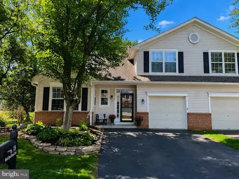 19 Black Eyed Susan Rd, Langhorne, PA 19047