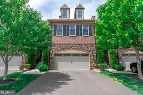 26 David Dr, Newtown, PA 18940