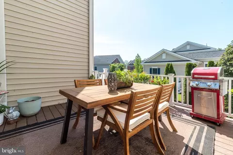 Exterior - 73 Creekview Ln, Yardley, PA 19067 photo 4 of 5
