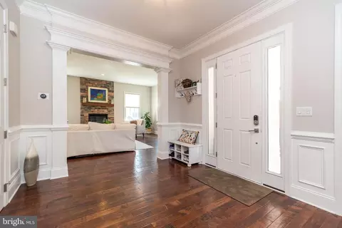 Entry Way - 73 Creekview Ln, Yardley, PA 19067 photo 3 of 18