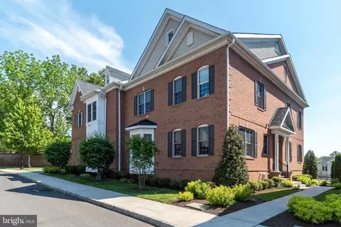 73 Creekview Ln, Yardley, PA 19067