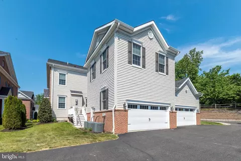 Exterior - 73 Creekview Ln, Yardley, PA 19067 photo 5 of 5