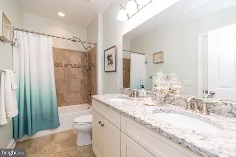 Bath - 73 Creekview Ln, Yardley, PA 19067 photo 6 of 9