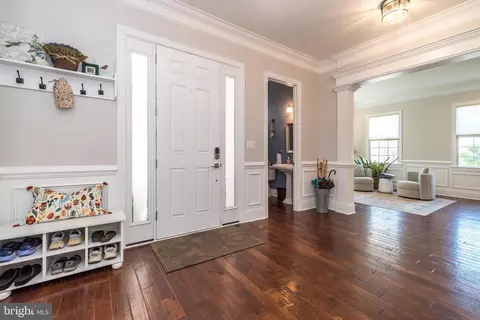 Entry Way - 73 Creekview Ln, Yardley, PA 19067 photo 2 of 18