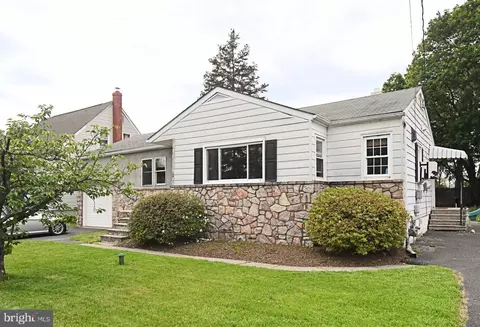 50 Trumbauersville Rd, Quakertown, PA 18951