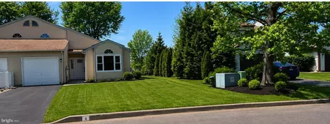 4 Stewer Ln, Perkasie, PA 18944