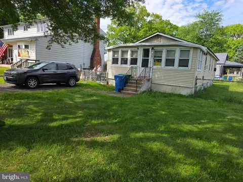 301 Franklin St, Croydon, PA 19021