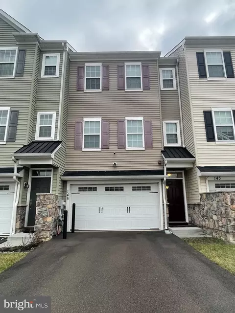 145 Mercer Ct, Fairless Hills, PA 19030