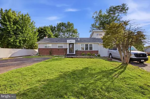 Exterior - 320 Maple St, Warminster, PA 18974 photo 3 of 3