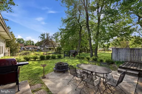 320 Maple St, Warminster, PA 18974