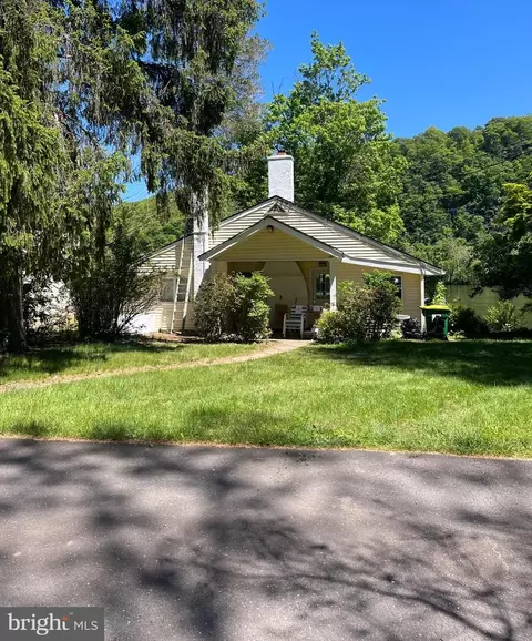 44 Bridge 4, Pipersville, PA 18947