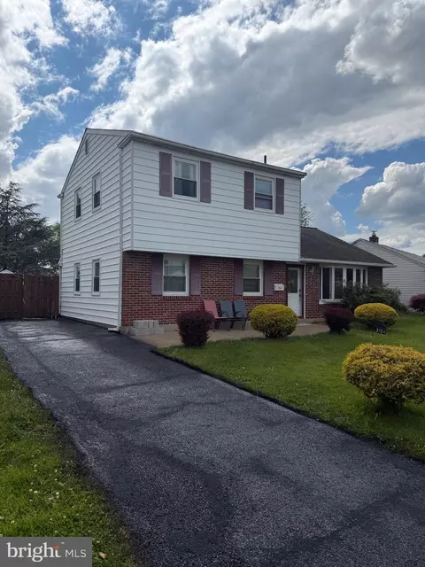3724 Devonshire Pl, Bensalem, PA 19020
