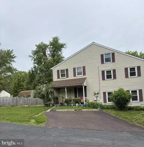 513 Hickory Ln, Sellersville, PA 18960